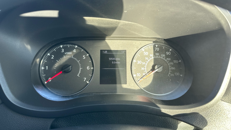 Renault Master Mwb Diesel Fwd MM35dCi 135 Business+ Medium Roof Van